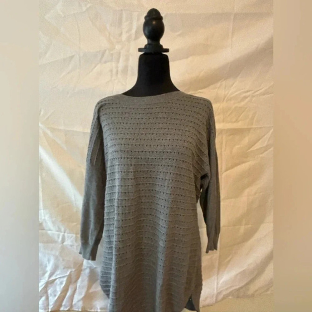 Soho-New York & Company~grey sweater medium